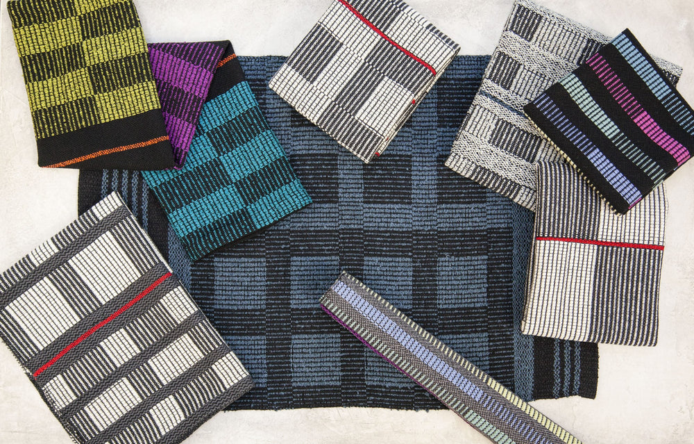 School of Weaving Kit - s07e06 Crackle on Opposites