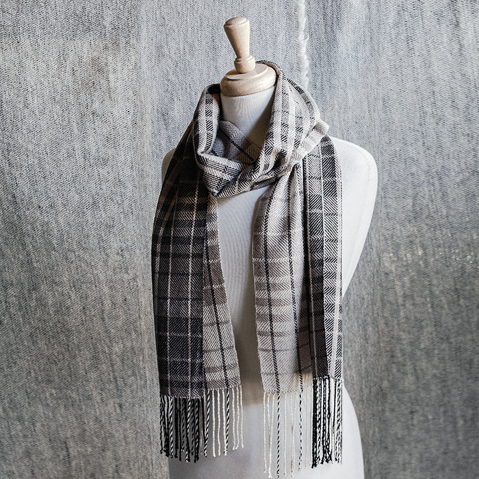 Linda's Scarf - 8 shaft