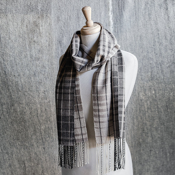 Linda's Scarf - 8 shaft